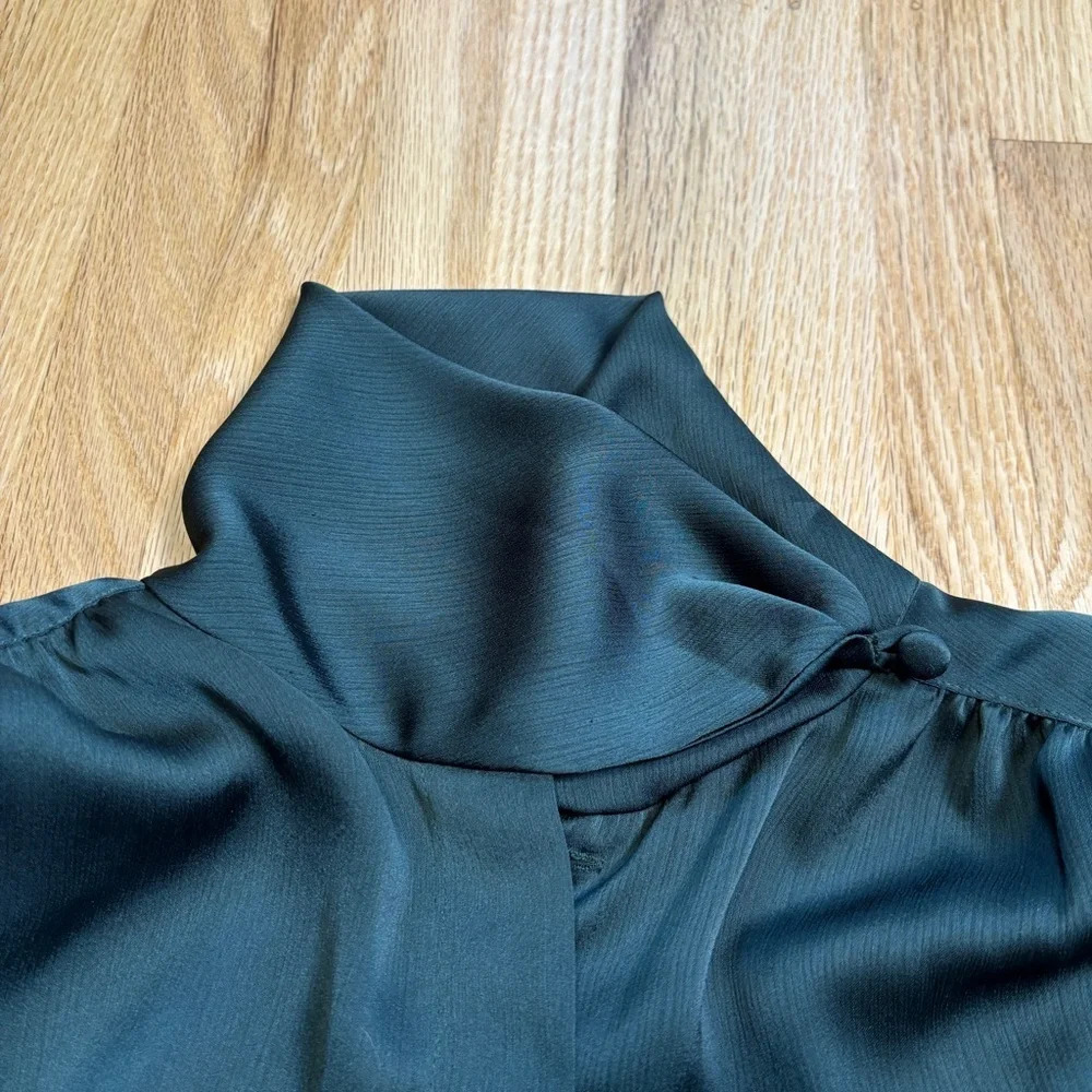 Vintage Jones New York Long Sleeve Button Up Blouse - Picture 2 of 6
